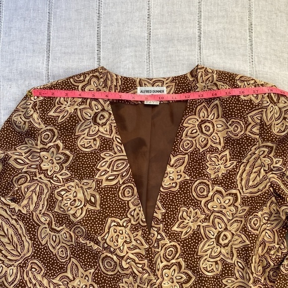 Alfred Dunner vintage oversized blazer. - Picture 6 of 13